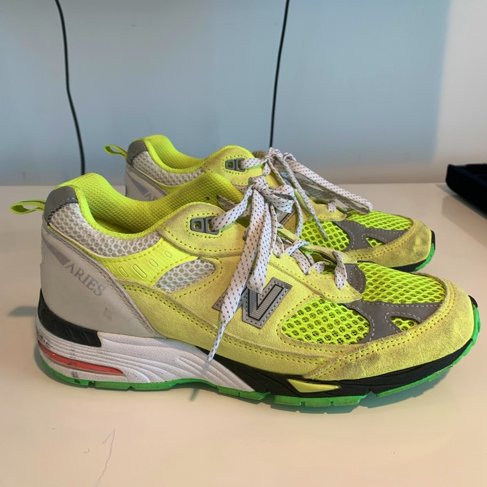 Rare aries 991 new balance women’s size US7 sneaker collab
